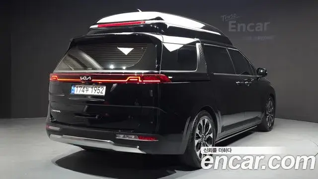Kia Carnival 2023 — Фото 2/20