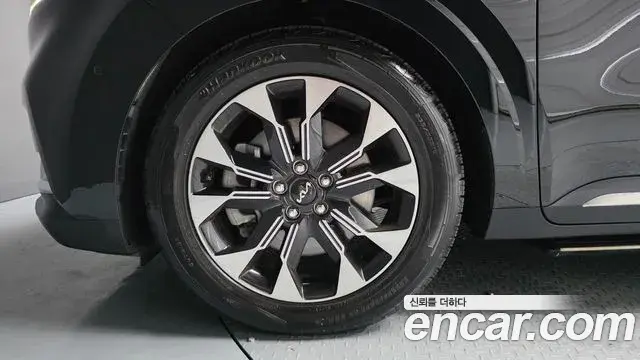 Kia Carnival 2023 — Фото 5/20