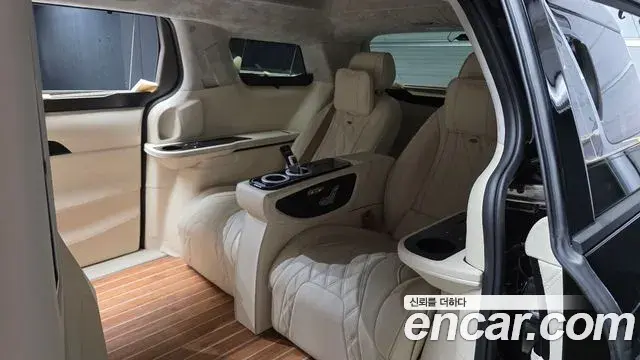 Kia Carnival 2023 — Фото 12/20