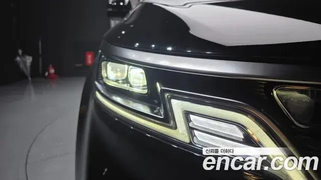 Kia Carnival 2023 — Şəkil 19/32