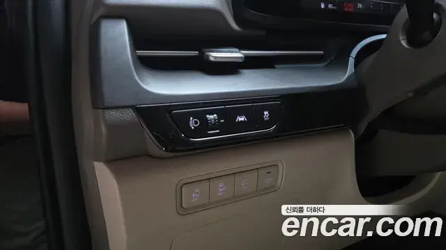 Kia Carnival 2023 — Şəkil 4/32