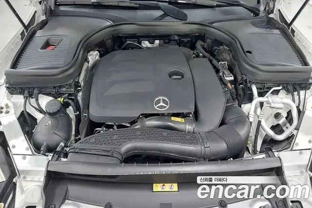 Mercedes-Benz GLC-Class 2022 — Photo 10/19