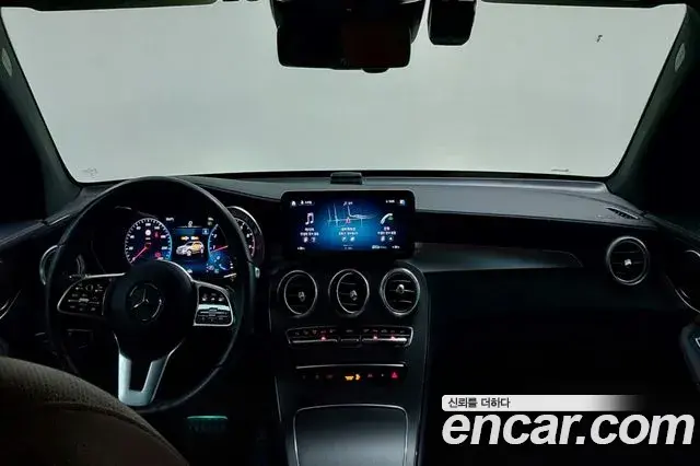 Mercedes-Benz GLC-Class 2022 — Photo 2/19