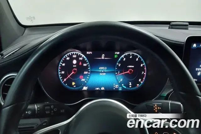 Mercedes-Benz GLC-Class 2022 — Photo 12/19