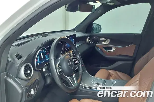Mercedes-Benz GLC-Class 2022 — Photo 8/19
