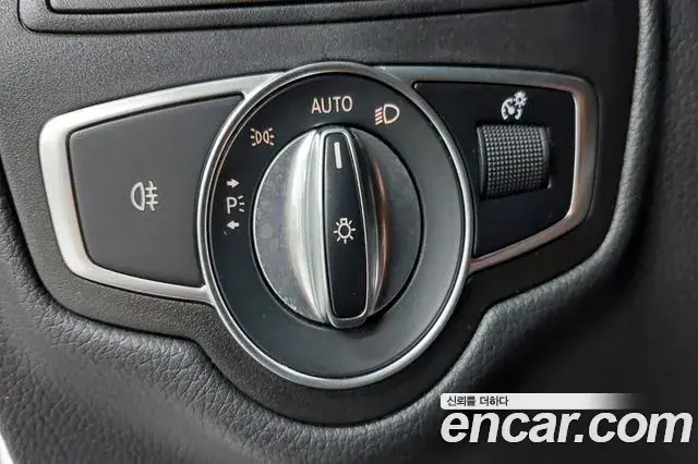 Mercedes-Benz GLC-Class 2022 — Photo 17/19