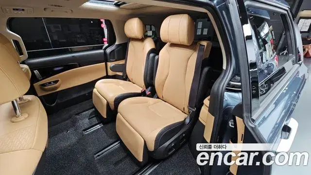 Kia Carnival 2021 — Фото 12/20