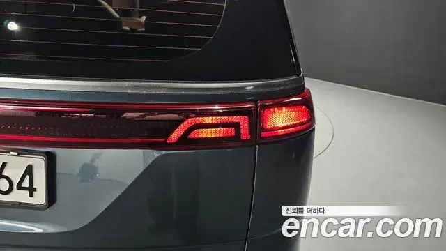 Kia Carnival 2021 — Photo 6/38