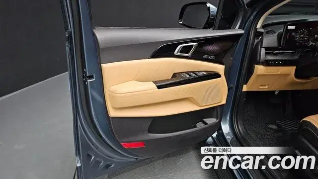 Kia Carnival 2021 — Photo 26/38