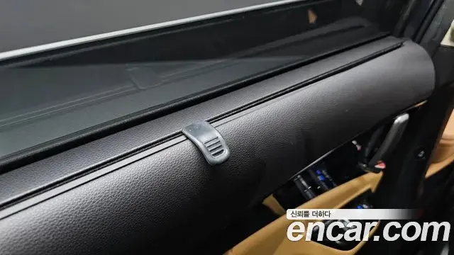Kia Carnival 2021 — Photo 24/38