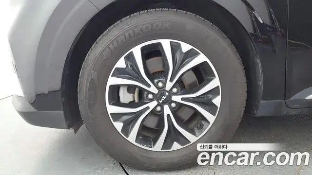 Kia Carnival 2022 — ფოტო 22/34