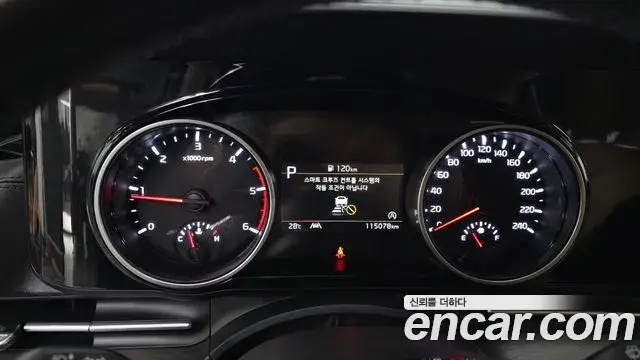 Kia Carnival 2022 — ფოტო 23/34