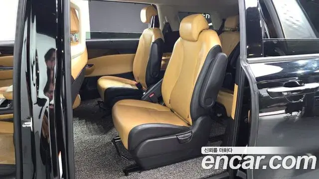 Kia Carnival 2022 — ფოტო 5/34