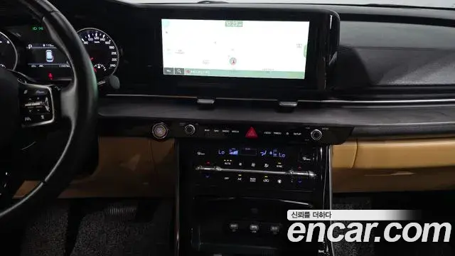 Kia Carnival 2022 — ფოტო 32/34
