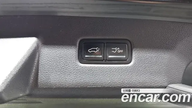 Kia Carnival 2022 — ფოტო 28/34