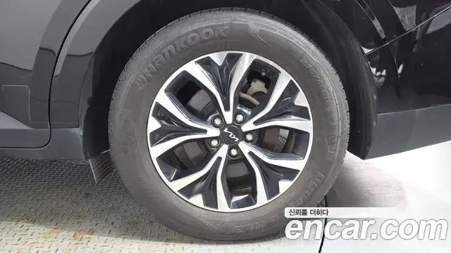 Kia Carnival 2022 — ფოტო 26/34
