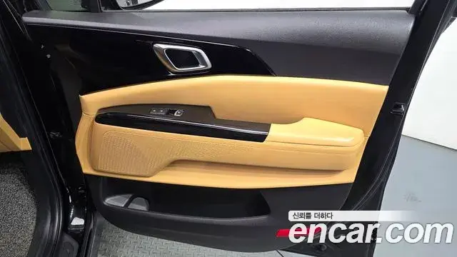 Kia Carnival 2022 — ფოტო 11/34