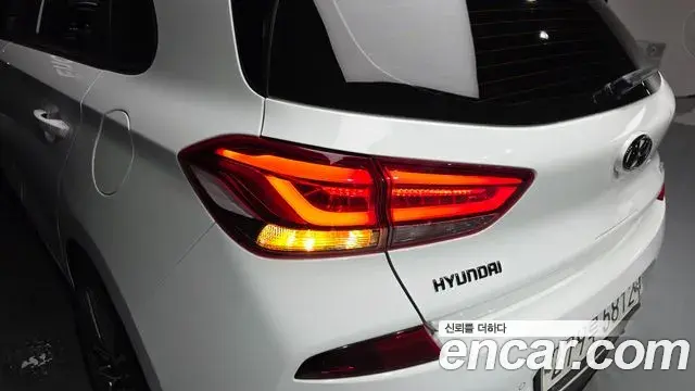 Hyundai i30 2020 — Photo 23/38