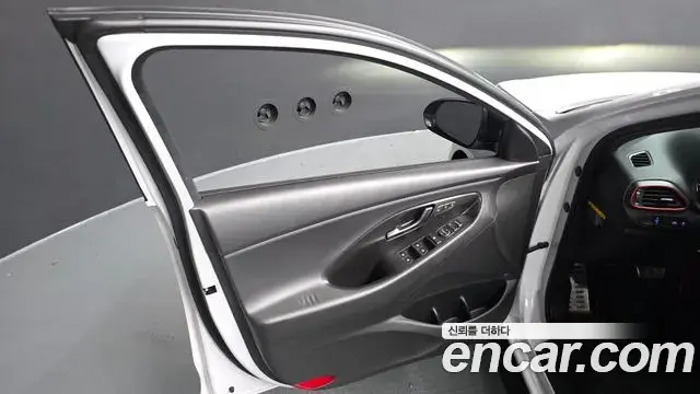 Hyundai i30 2020 — Photo 12/38