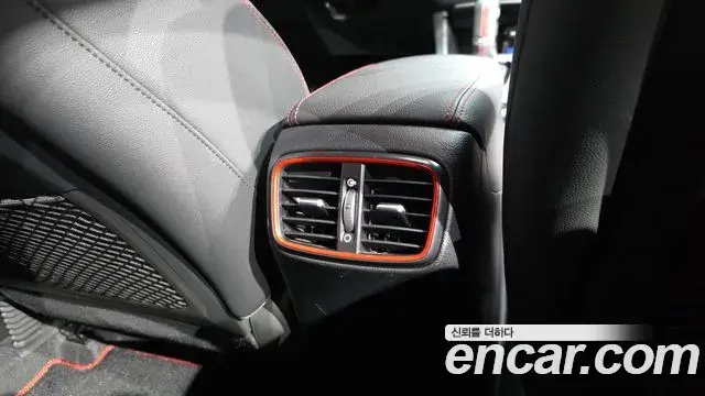 Hyundai i30 2020 — Photo 28/38