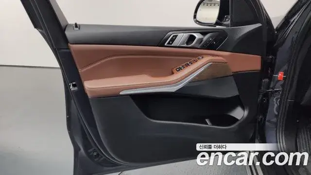 BMW X5 2019 — Photo 2/37