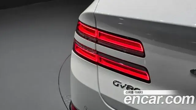 Genesis GV80 2021 — Photo 22/34