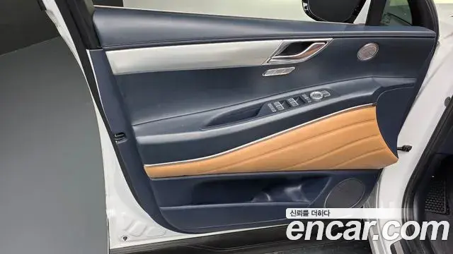 Genesis GV80 2021 — Photo 29/34
