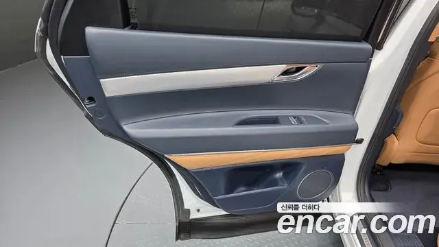 Genesis GV80 2021 — Photo 26/34