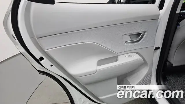 Hyundai Kona Hybrid 2025 — ფოტო 8/33