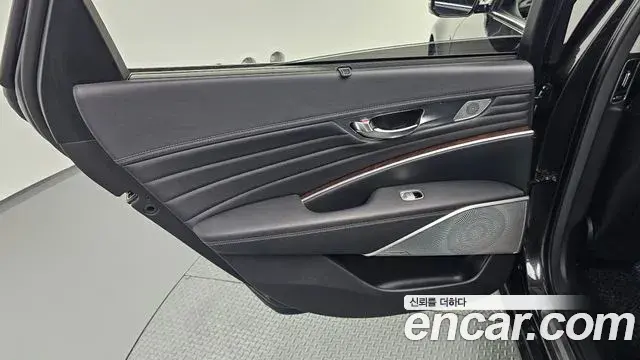 Kia The K9 2019 — ფოტო 18/32