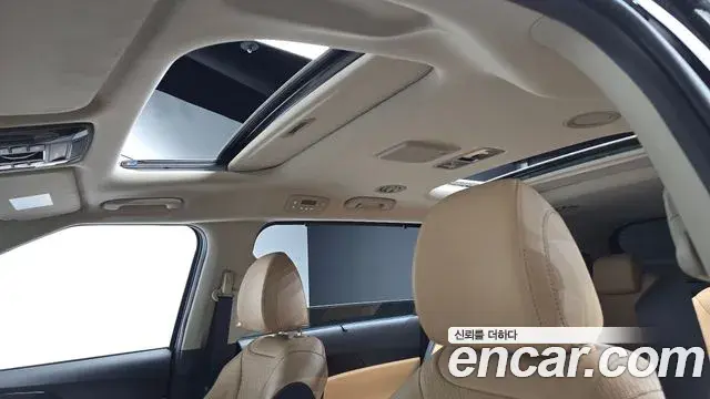 Kia Carnival 2023 — Фото 17/20