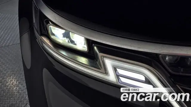 Kia Carnival 2023 — Şəkil 4/31