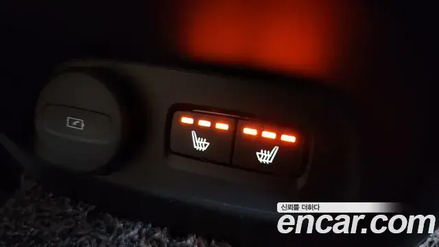 Volvo XC40 2019 — Şəkil 16/33