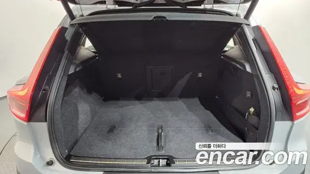 Volvo XC40 2019 — Şəkil 1/33