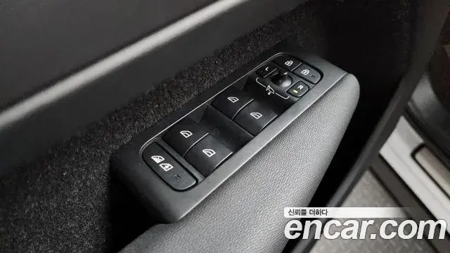 Volvo XC40 2019 — Şəkil 19/33