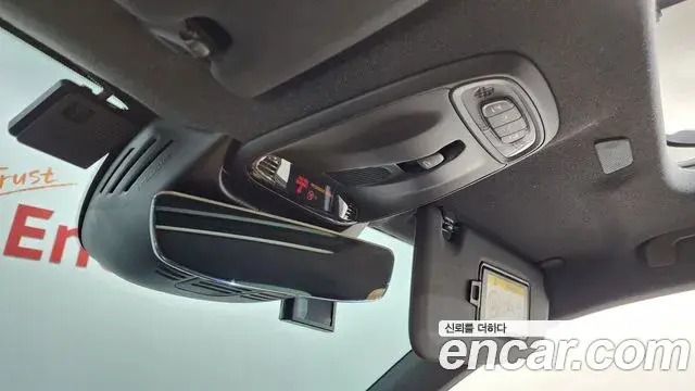 Volvo XC40 2019 — Şəkil 8/33