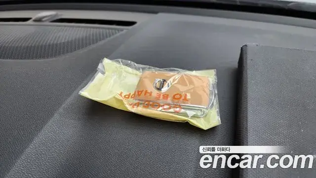 Volvo XC40 2019 — Şəkil 25/33