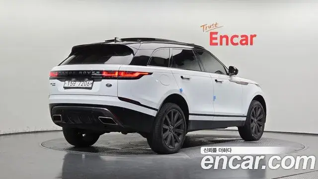 Land Rover Range Rover Velar 2019 — ფოტო 24/35