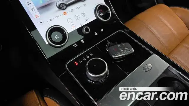 Land Rover Range Rover Velar 2019 — ფოტო 25/35
