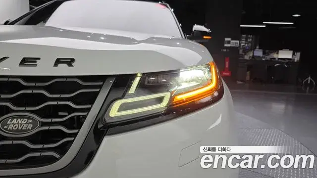 Land Rover Range Rover Velar 2019 — ფოტო 30/35