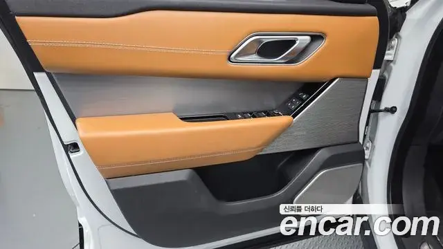 Land Rover Range Rover Velar 2019 — ფოტო 2/35