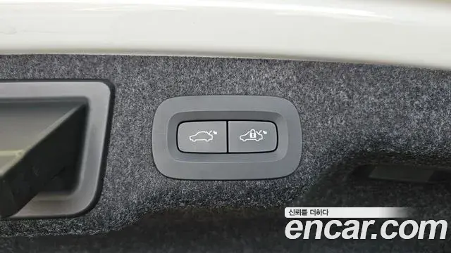 Volvo S90 2024 — Photo 13/35