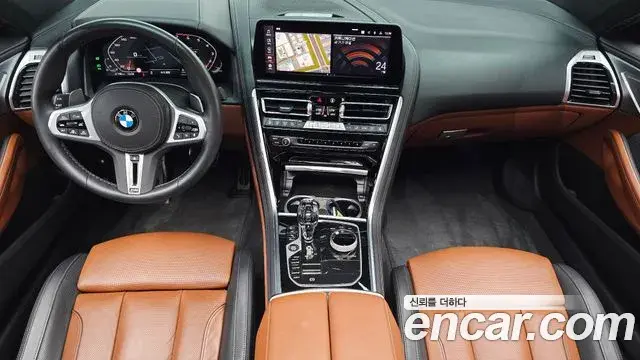 BMW 8 Series 2024 — Şəkil 28/36