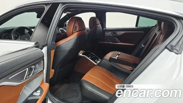 BMW 8 Series 2024 — Şəkil 24/36