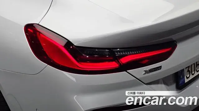 BMW 8 Series 2024 — Şəkil 11/36