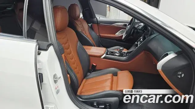 BMW 8 Series 2024 — Şəkil 25/36