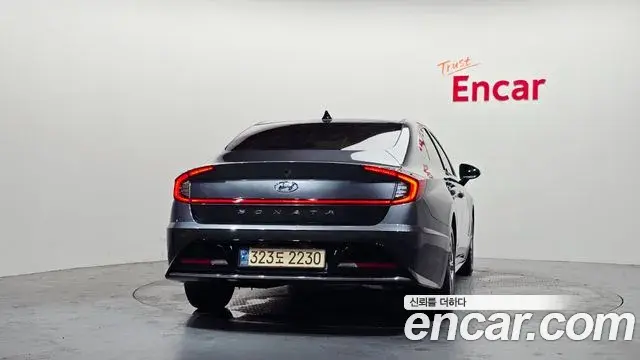 Hyundai Sonata Hybrid 2022 — Şəkil 11/31
