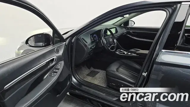 Hyundai Sonata Hybrid 2022 — Şəkil 8/31