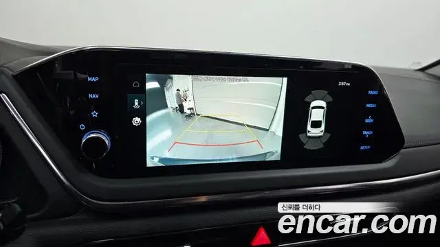 Hyundai Sonata Hybrid 2022 — Şəkil 25/31