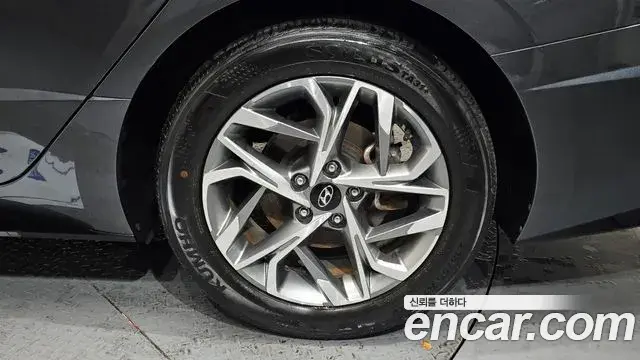 Hyundai Sonata Hybrid 2022 — Şəkil 15/31